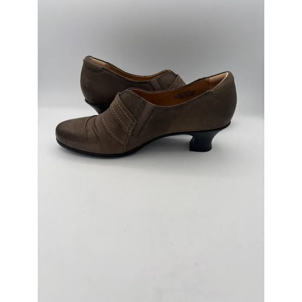 Women’s Earth Size 9 Taupe Leather Oxford Heels